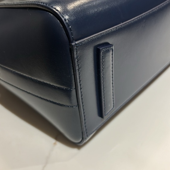 Givenchy Mini Antigona - Picture 8 of 8